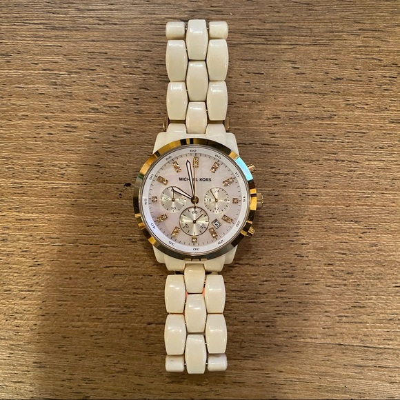 RARE! Michael Kors Off White Chronograph Watch - Picture 2 of 8